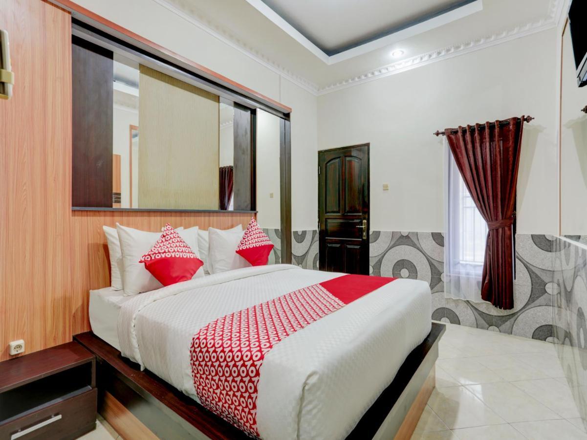 Oyo 90131 Liberty Guest House Sempidi Esterno foto