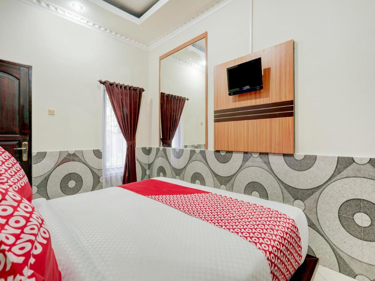 Oyo 90131 Liberty Guest House Sempidi Esterno foto