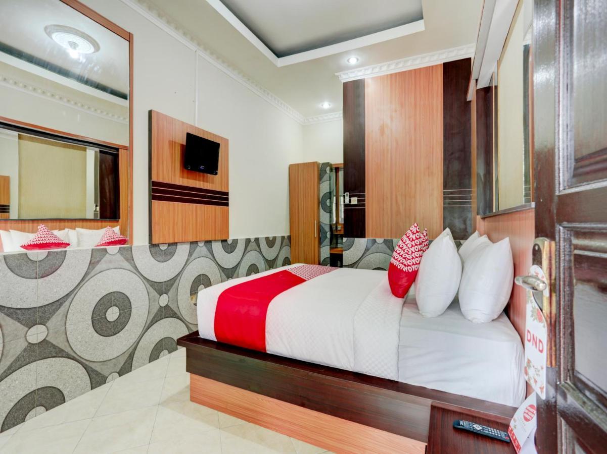 Oyo 90131 Liberty Guest House Sempidi Esterno foto