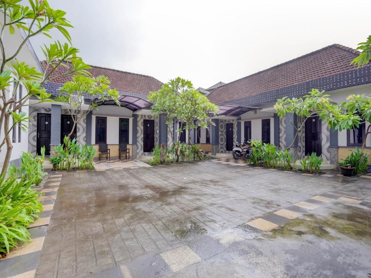 Oyo 90131 Liberty Guest House Sempidi Esterno foto